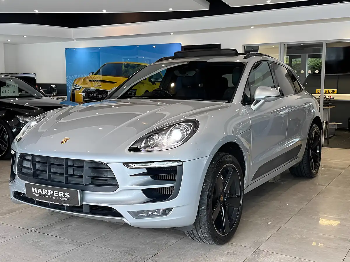 Used 2016 Porsche Macan S Silver - Interior and Exterior details 3