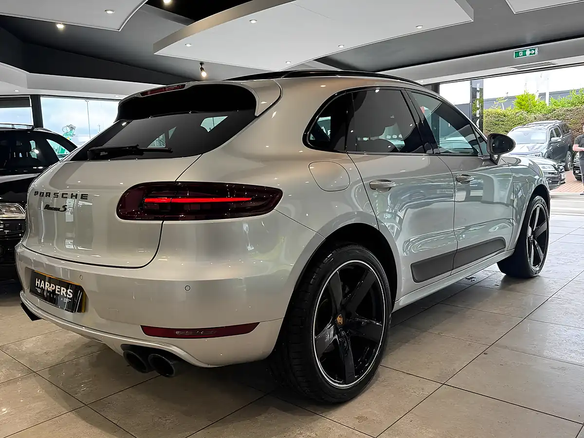 Used 2016 Porsche Macan S Silver - Interior and Exterior details 5