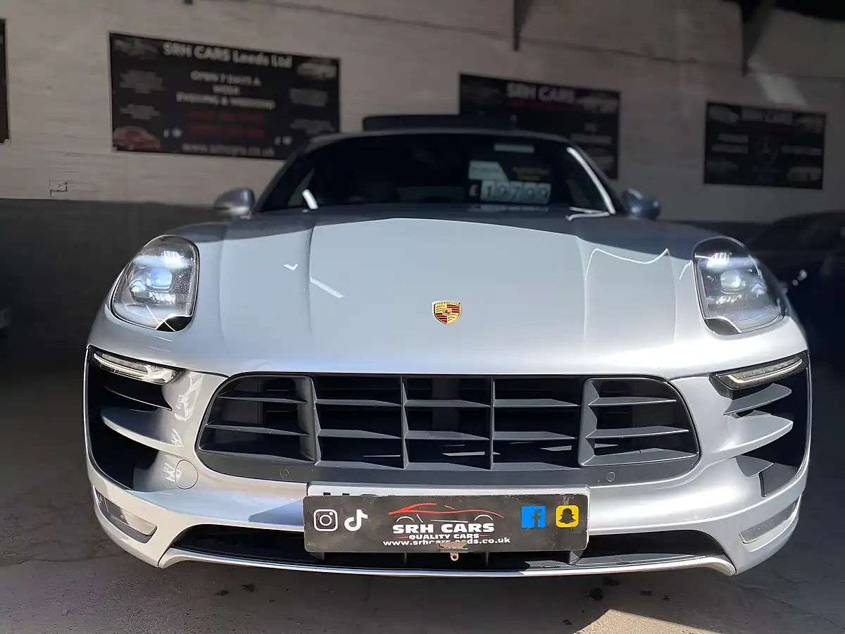 Used 2016 Porsche Macan S Silver - Interior and Exterior details 10