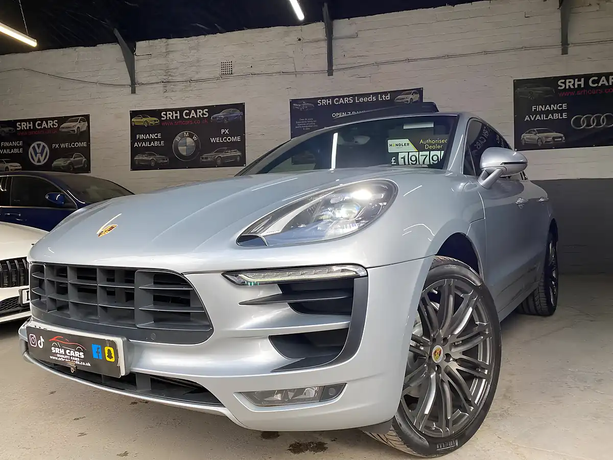 Used 2016 Porsche Macan S Silver - Interior and Exterior details 11