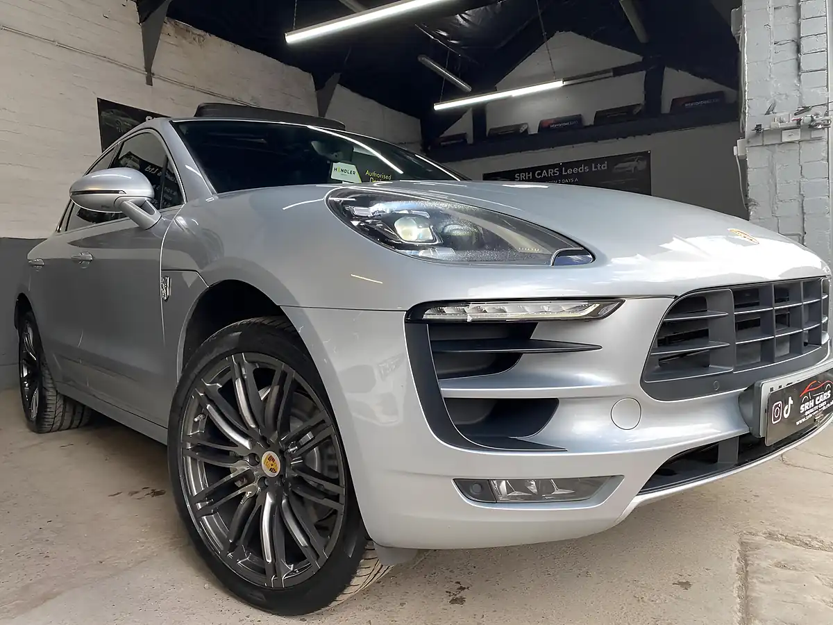 Used 2016 Porsche Macan S Silver - Interior and Exterior details 2