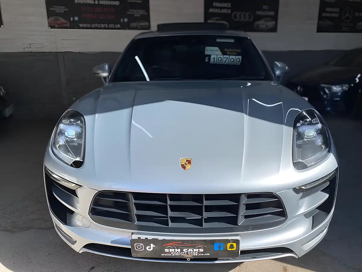 Used 2016 Porsche Macan S Silver - Interior and Exterior details 3