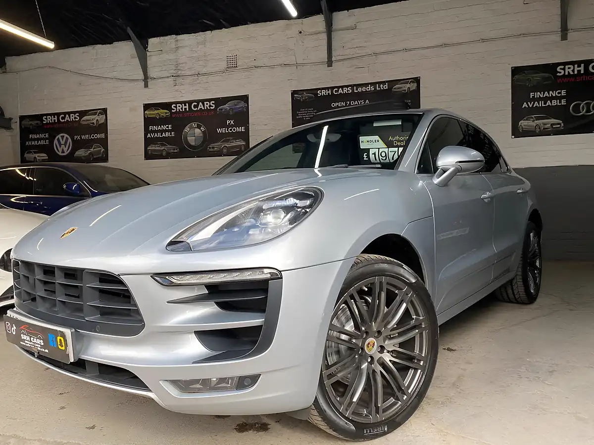 Used 2016 Porsche Macan S Silver - Interior and Exterior details 4