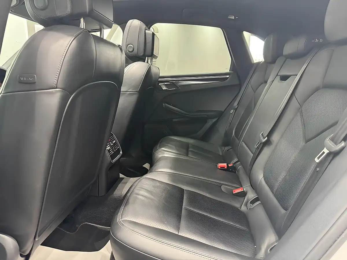 Used 2016 Porsche Macan S White - Interior and Exterior details 17