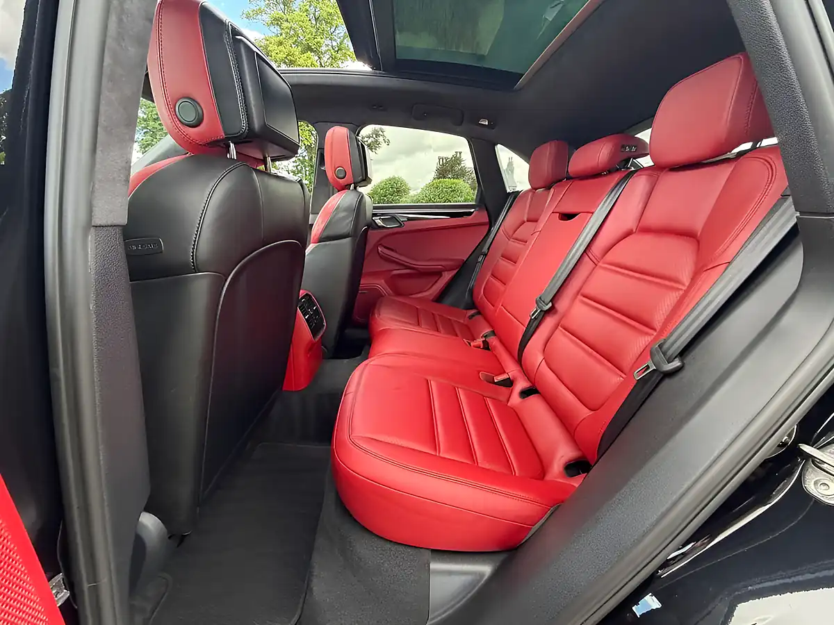 Used 2016 Porsche Macan Turbo Black - Interior and Exterior details 12