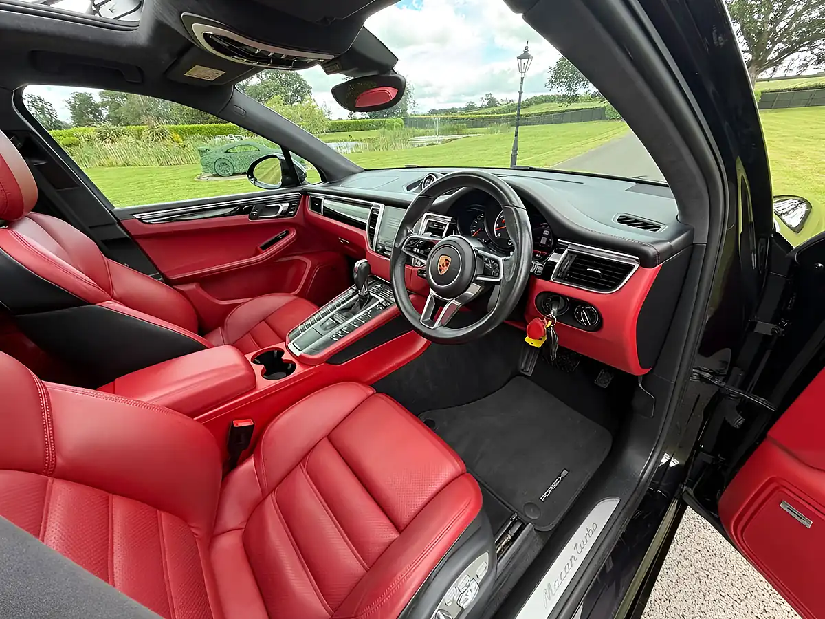 Used 2016 Porsche Macan Turbo Black - Interior and Exterior details 5