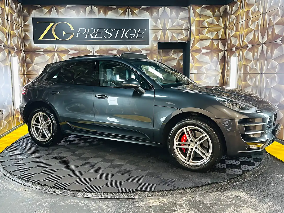 Used 2016 Porsche Macan Turbo Grey - Front View