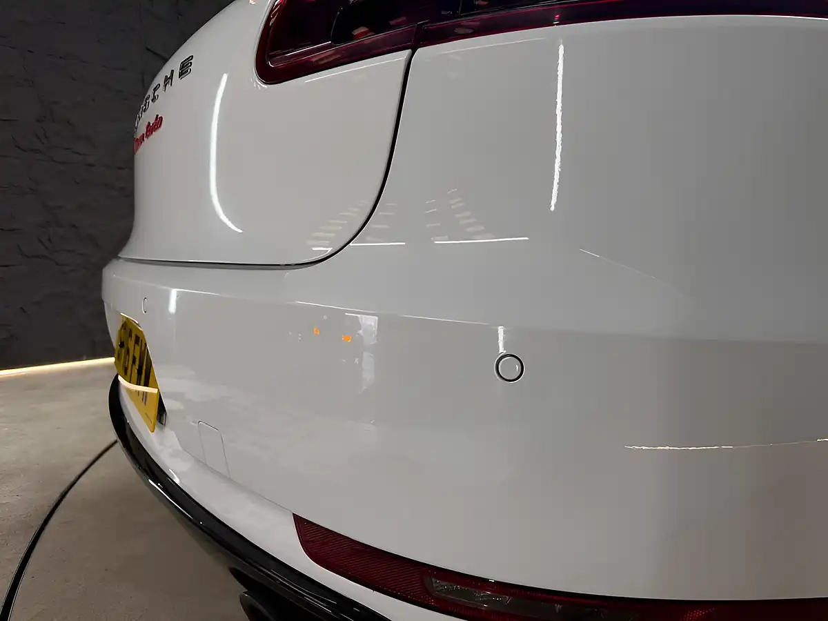 Used 2016 Porsche Macan Turbo White - Interior and Exterior details 14