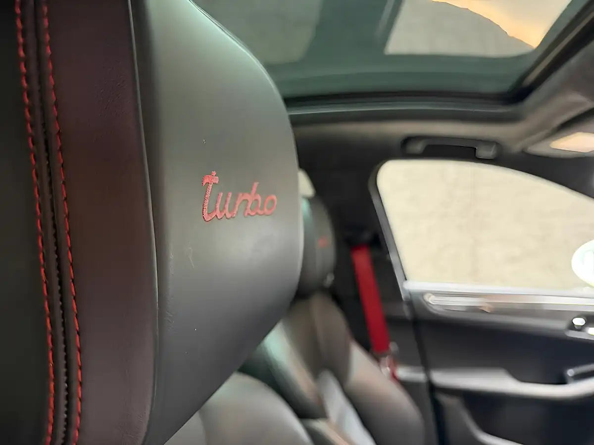 Used 2016 Porsche Macan Turbo White - Interior and Exterior details 16