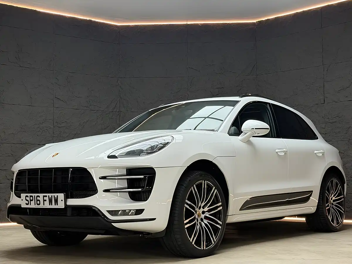 Used 2016 Porsche Macan Turbo White - Interior and Exterior details 4