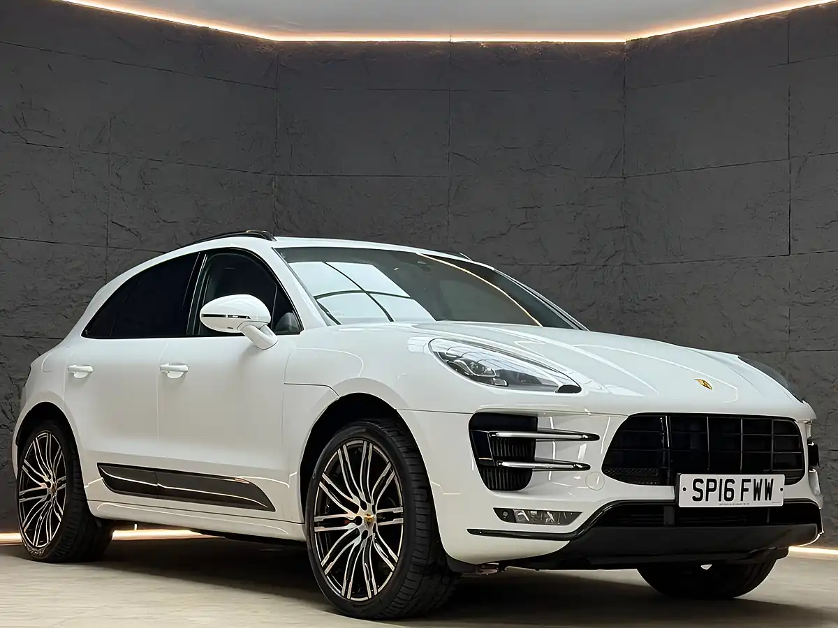 Used 2016 Porsche Macan Turbo White - Interior and Exterior details 8