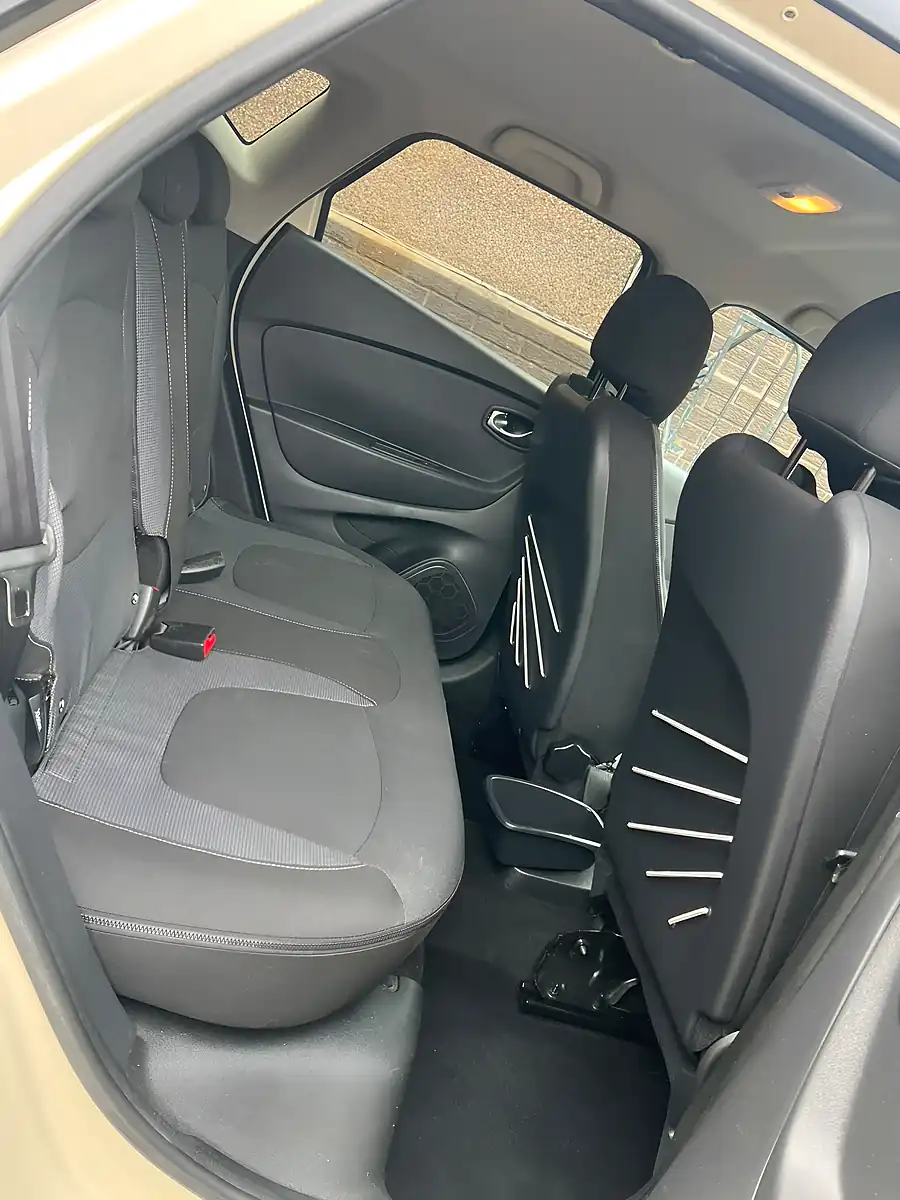 Used 2016 Renault Captur Dynamic Beige Metallic - Interior and Exterior details 12