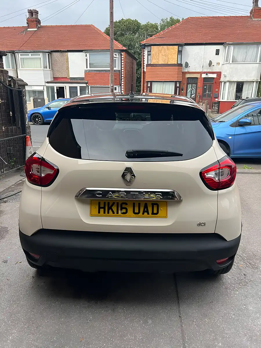 Used 2016 Renault Captur Dynamic Beige Metallic - Interior and Exterior details 15