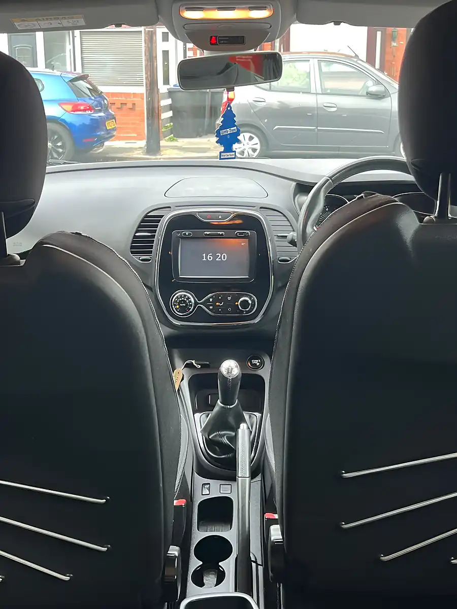 Used 2016 Renault Captur Dynamic Beige Metallic - Interior and Exterior details 2