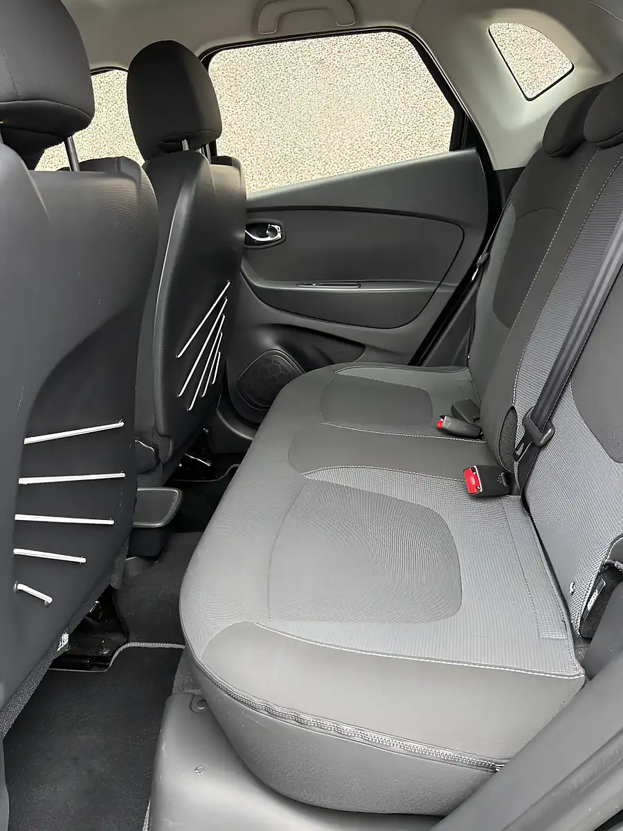 Used 2016 Renault Captur Dynamique Nav Black - Interior and Exterior details 10