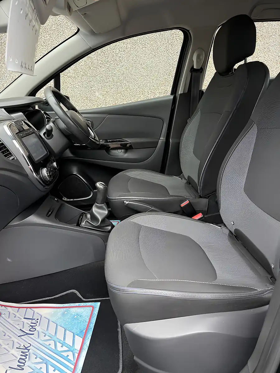 Used 2016 Renault Captur Dynamique Nav Black - Interior and Exterior details 11