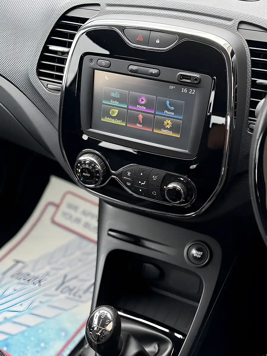 Used 2016 Renault Captur Dynamique Nav Black - Interior and Exterior details 12