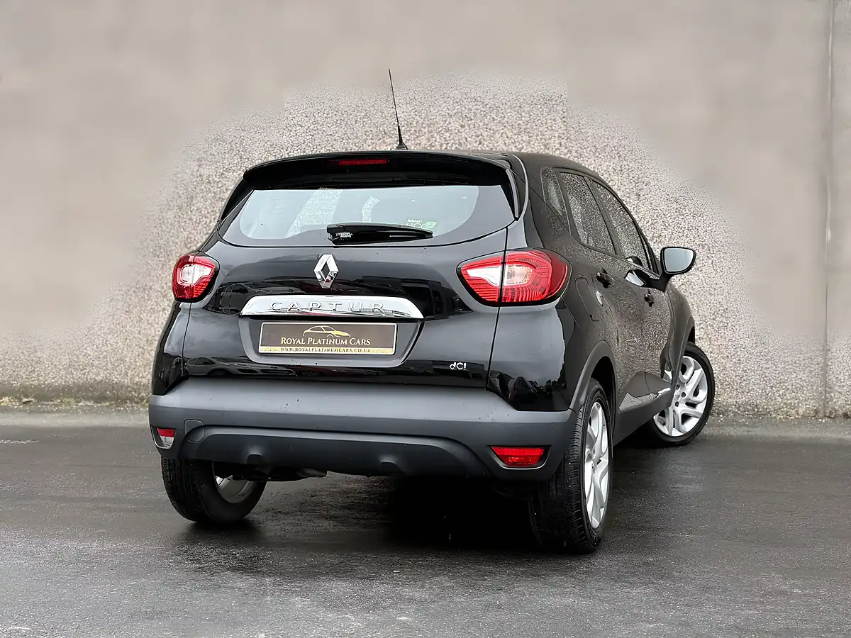 Used 2016 Renault Captur Dynamique Nav Black - Interior and Exterior details 3