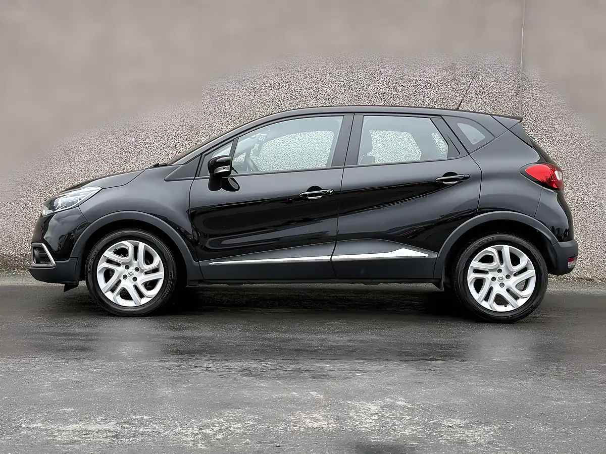 Used 2016 Renault Captur Dynamique Nav Black - Interior and Exterior details 4