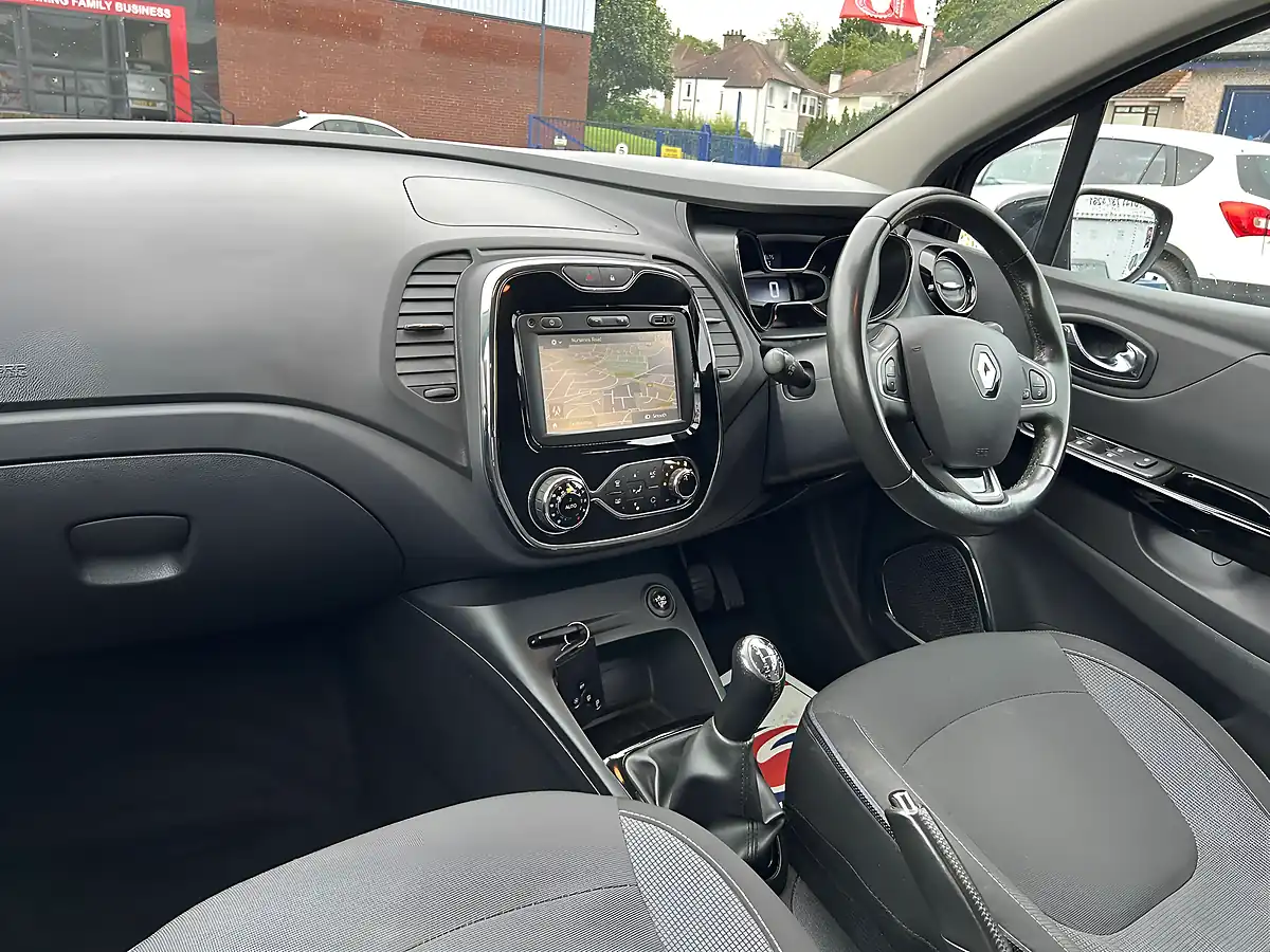 Used 2016 Renault Captur Dynamique Nav Black - Interior and Exterior details 11