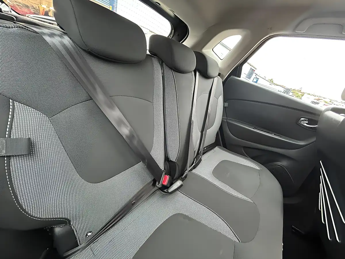 Used 2016 Renault Captur Dynamique Nav Black - Interior and Exterior details 14