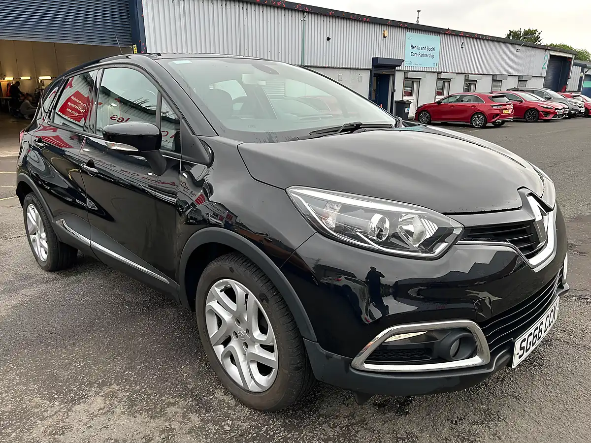 Used 2016 Renault Captur Dynamique Nav Black - Interior and Exterior details 3