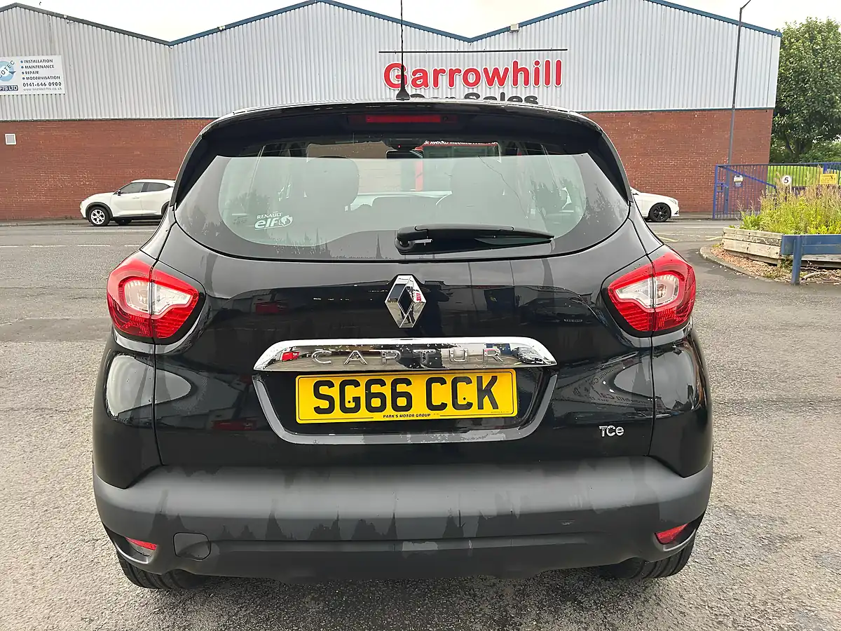 Used 2016 Renault Captur Dynamique Nav Black - Interior and Exterior details 8