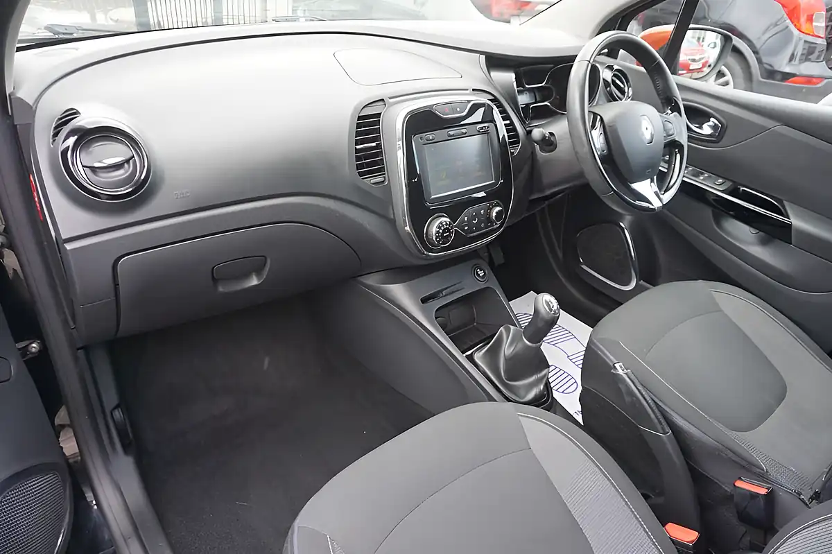Used 2016 Renault Captur Dynamique Nav Black - Interior and Exterior details 13