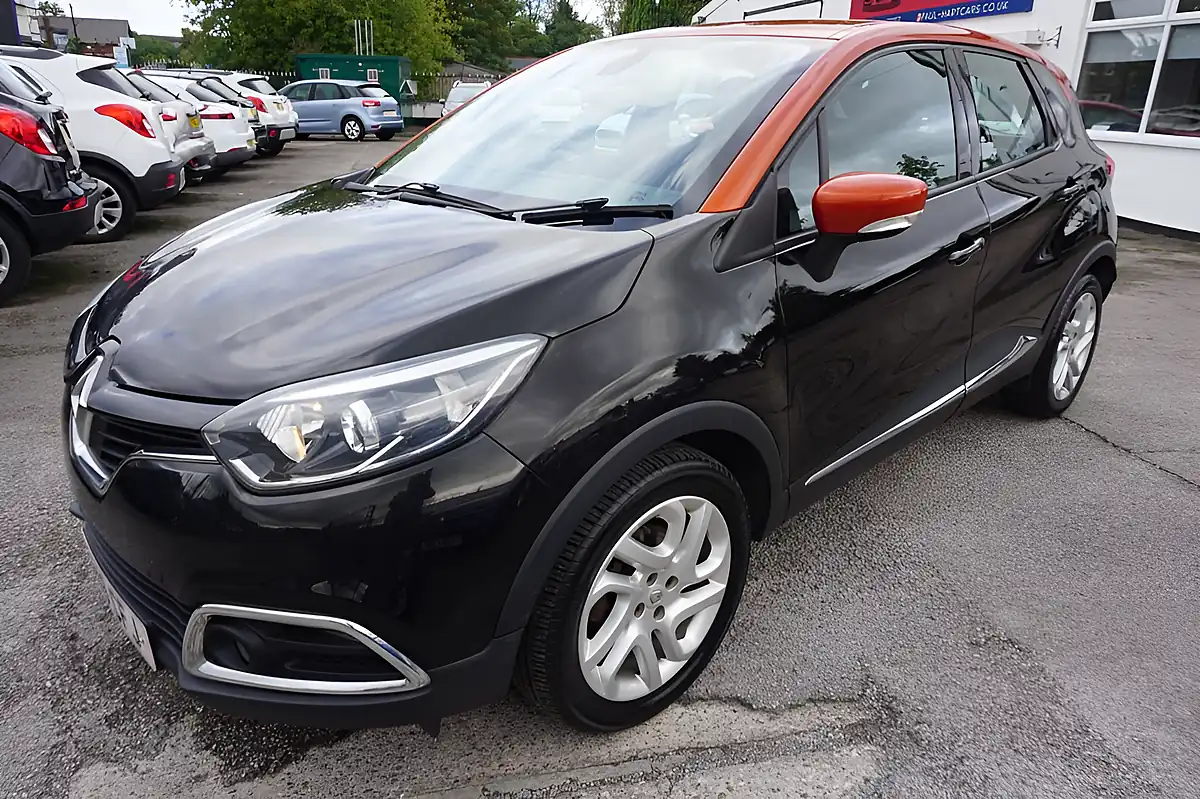 Used 2016 Renault Captur Dynamique Nav Black - Interior and Exterior details 3
