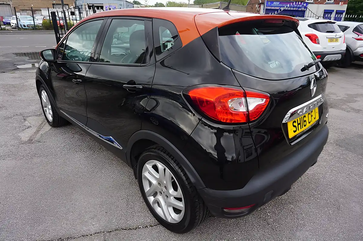 Used 2016 Renault Captur Dynamique Nav Black - Interior and Exterior details 5