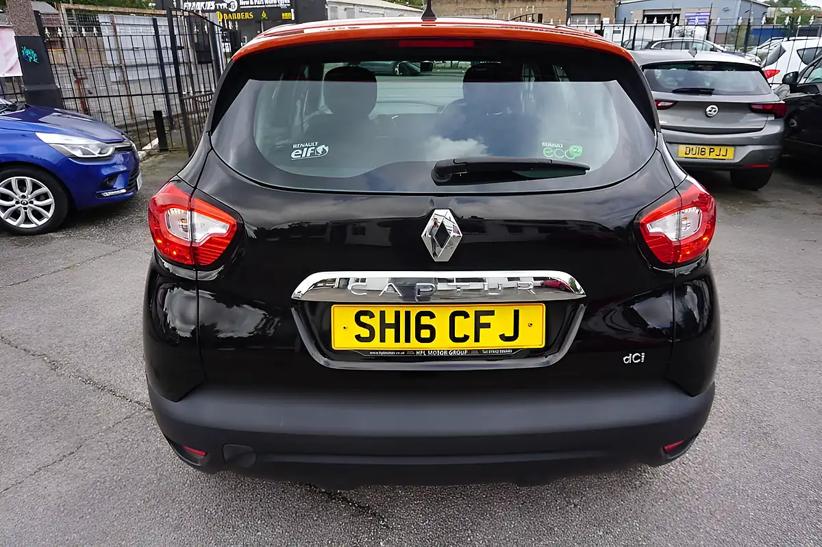 Used 2016 Renault Captur Dynamique Nav Black - Interior and Exterior details 6