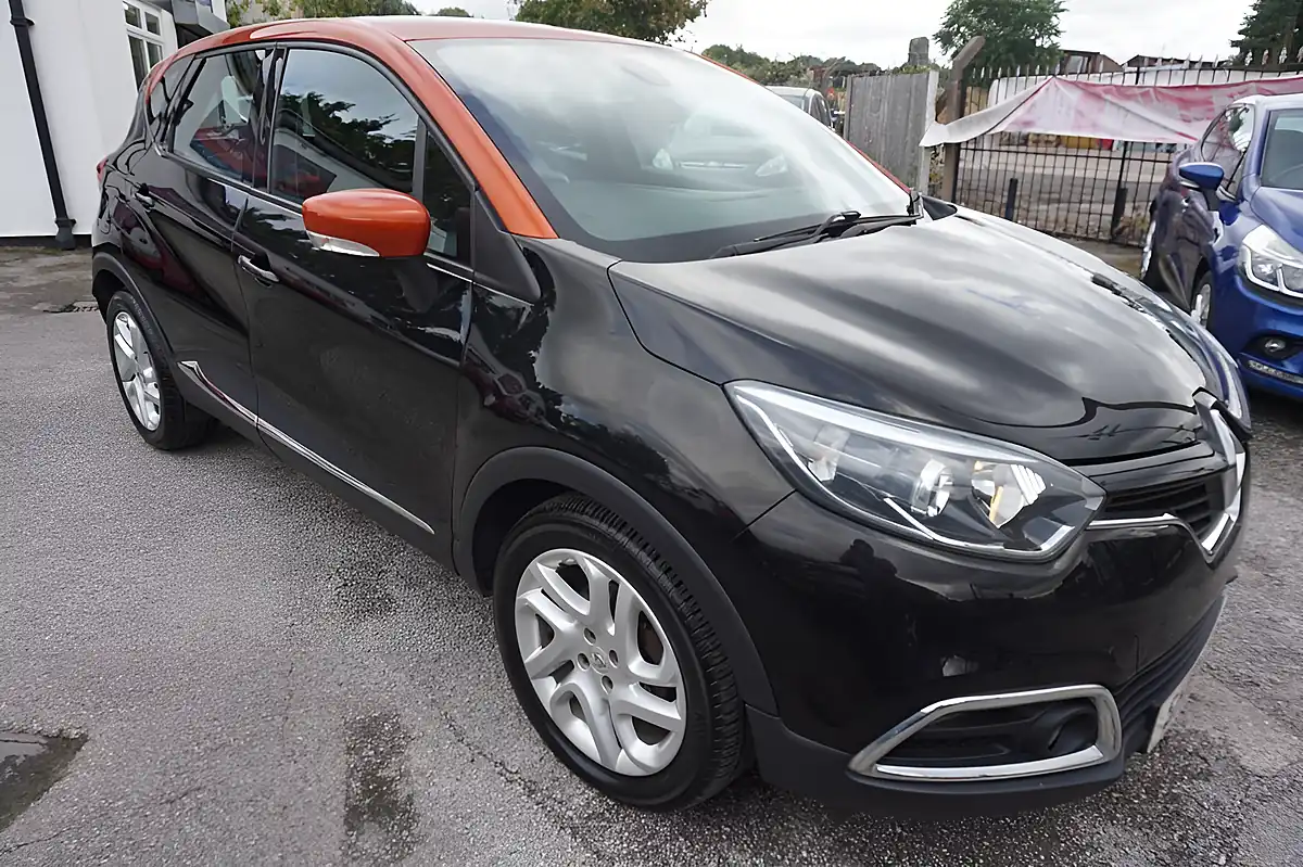 Used 2016 Renault Captur Dynamique Nav Black - Interior and Exterior details 9