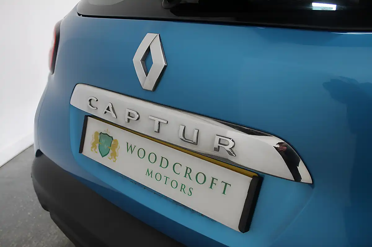 Used 2016 Renault Captur Dynamique Nav Blue - Interior and Exterior details 11
