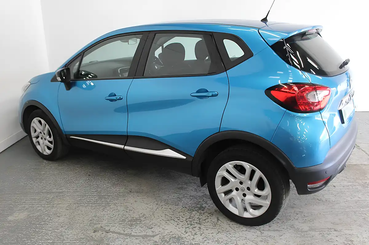 Used 2016 Renault Captur Dynamique Nav Blue - Interior and Exterior details 7
