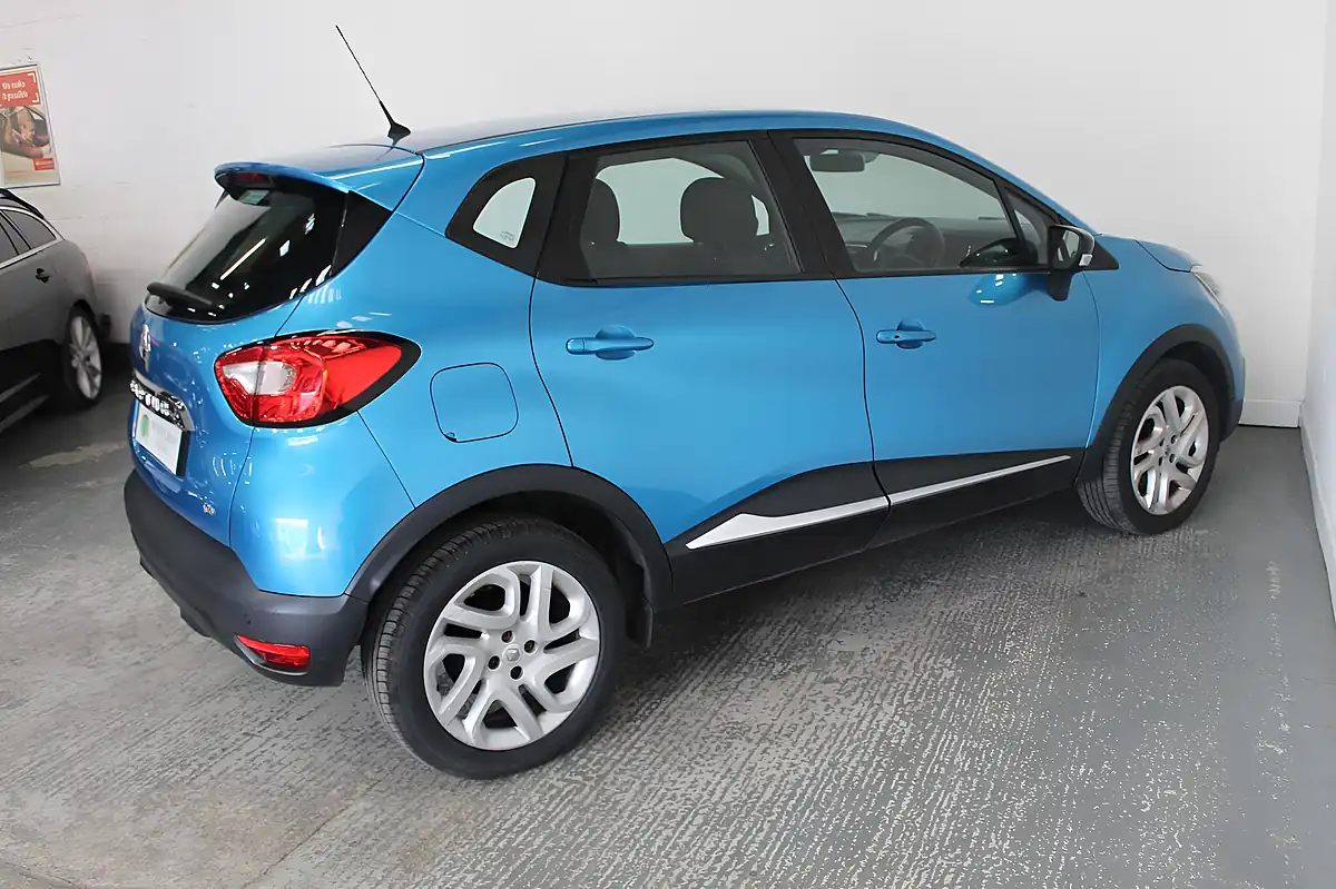Used 2016 Renault Captur Dynamique Nav Blue - Interior and Exterior details 8