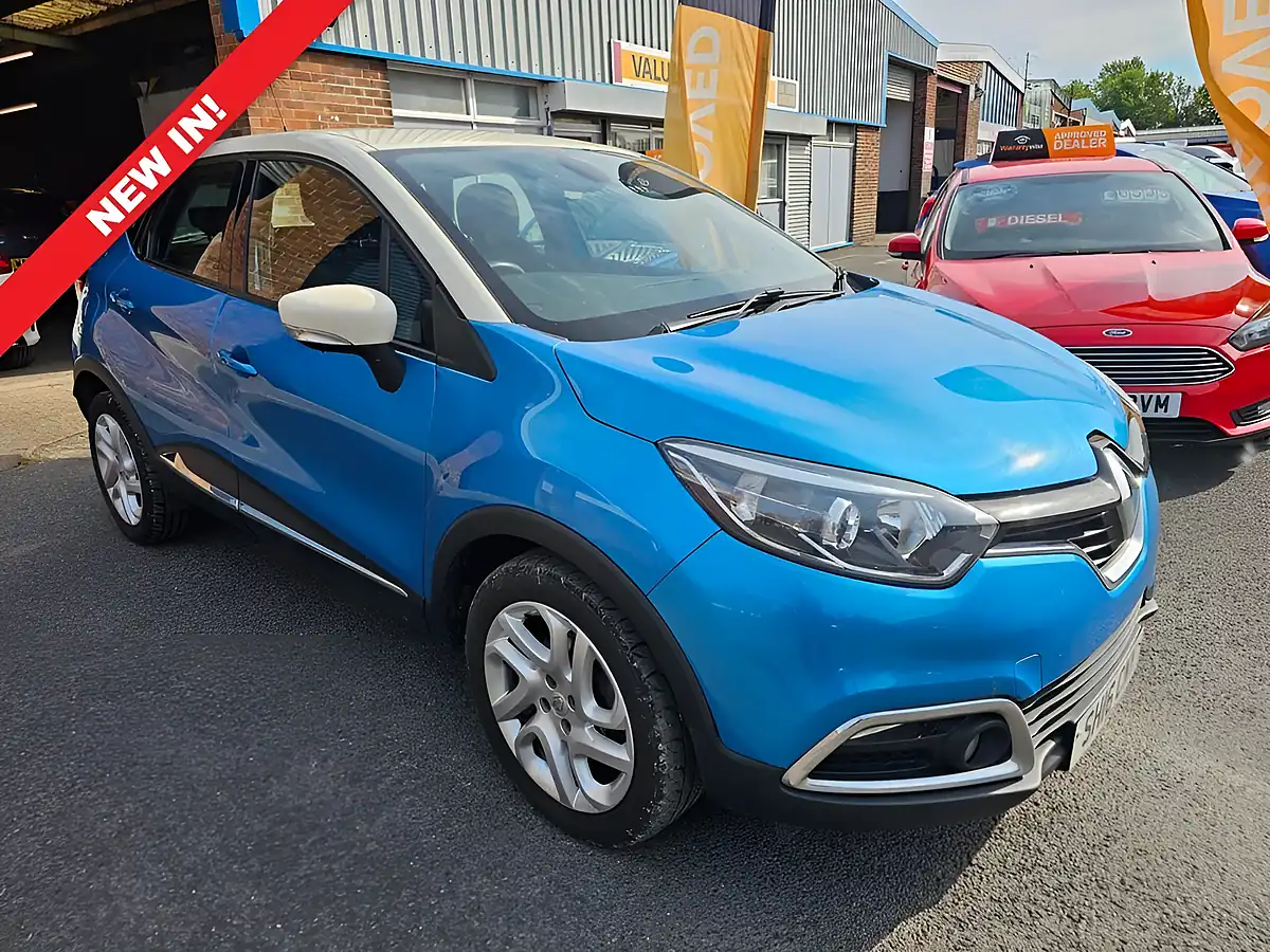 Used 2016 Renault Captur Dynamique Nav Blue - Front View