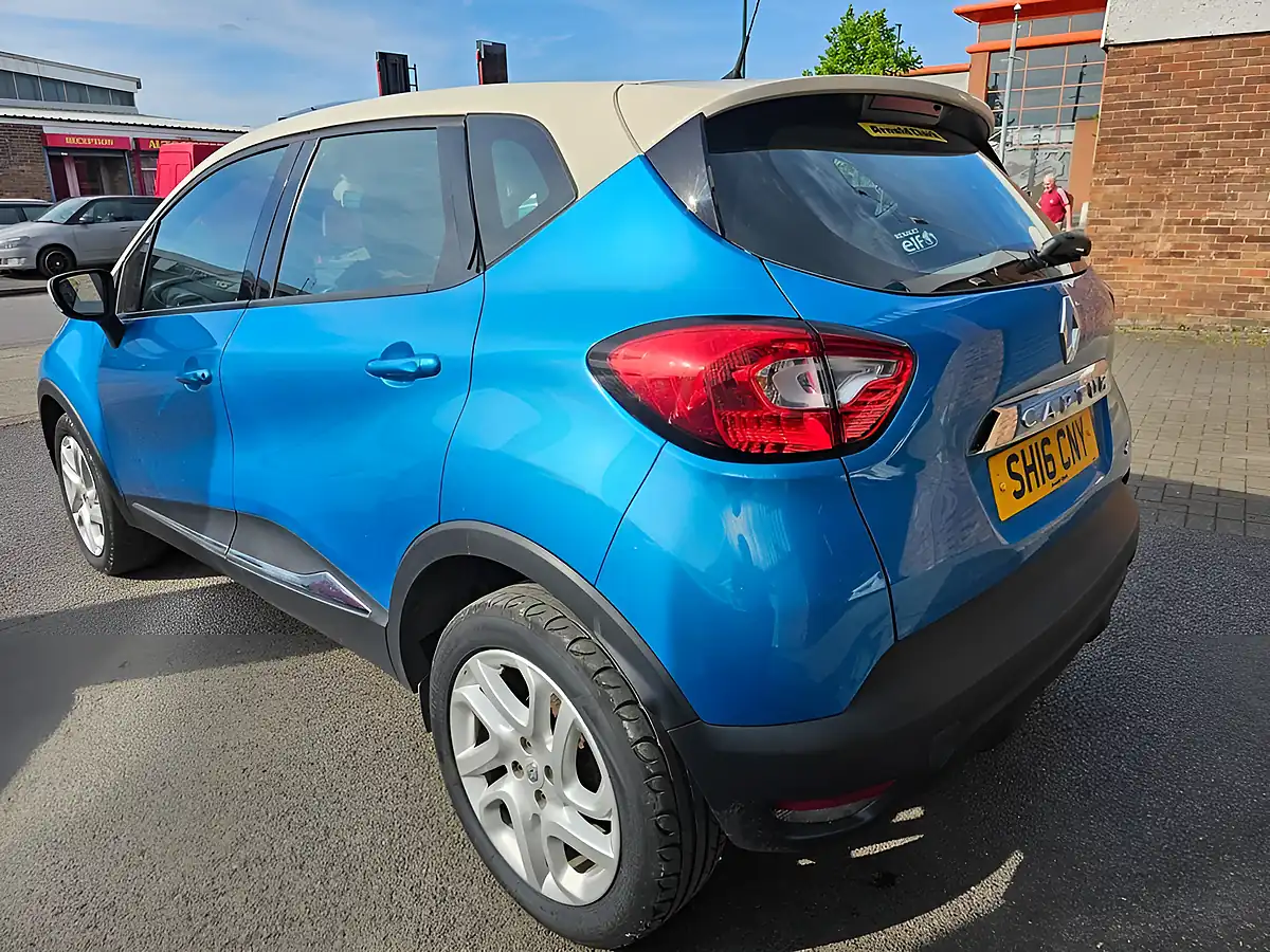 Used 2016 Renault Captur Dynamique Nav Blue - Interior and Exterior details 3