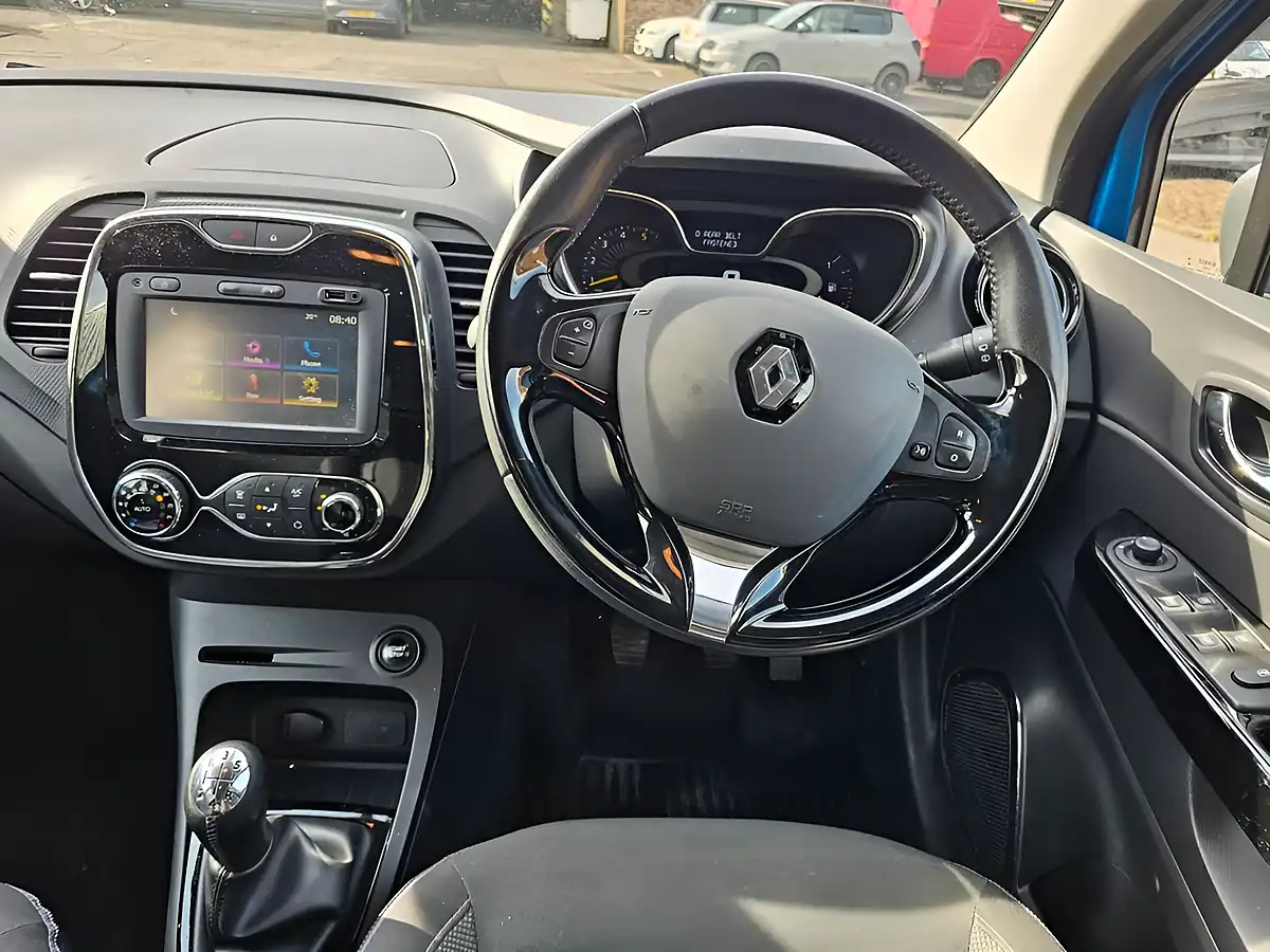 Used 2016 Renault Captur Dynamique Nav Blue - Interior and Exterior details 6