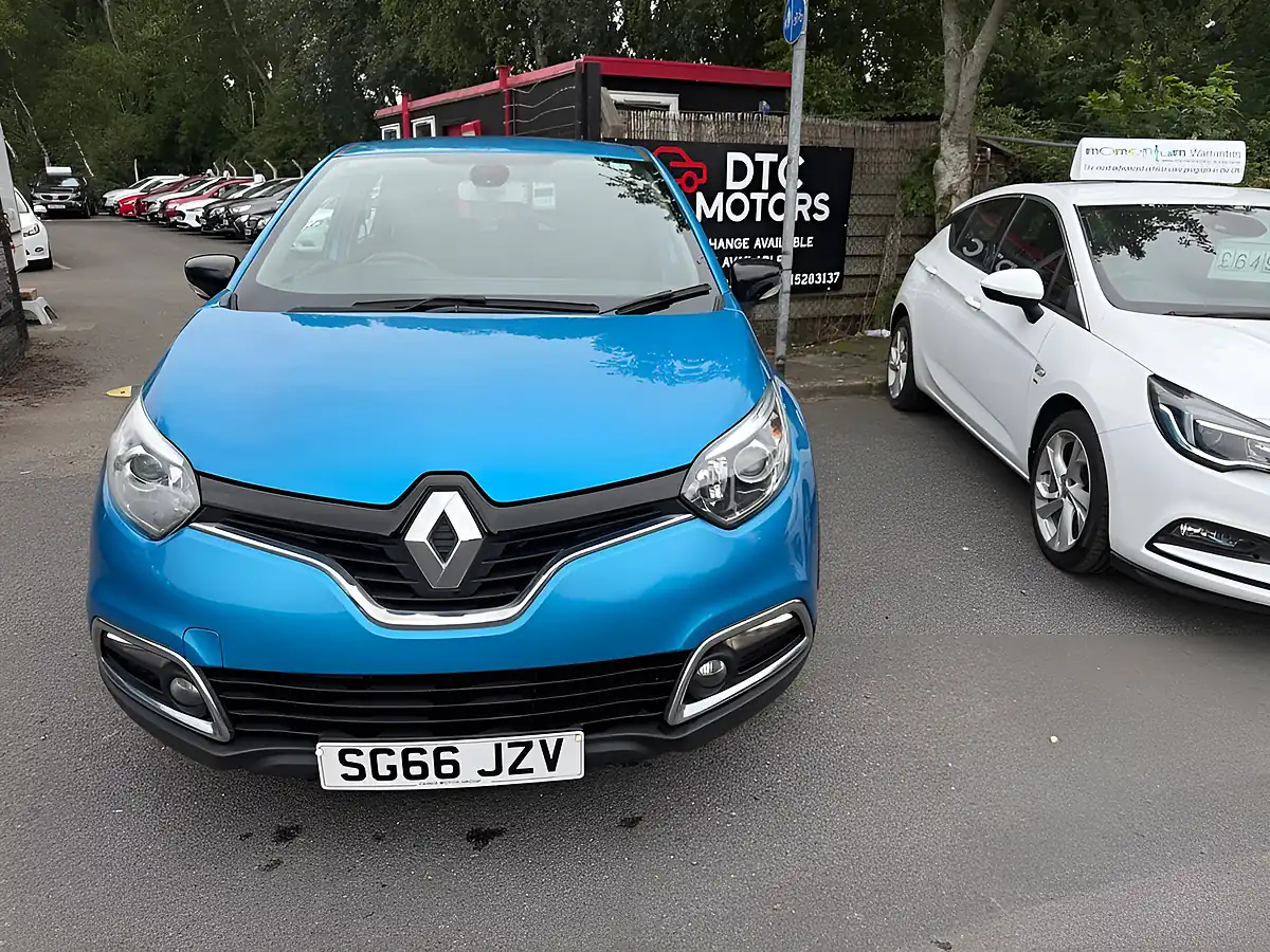 Used 2016 Renault Captur Dynamique Nav Blue - Front View
