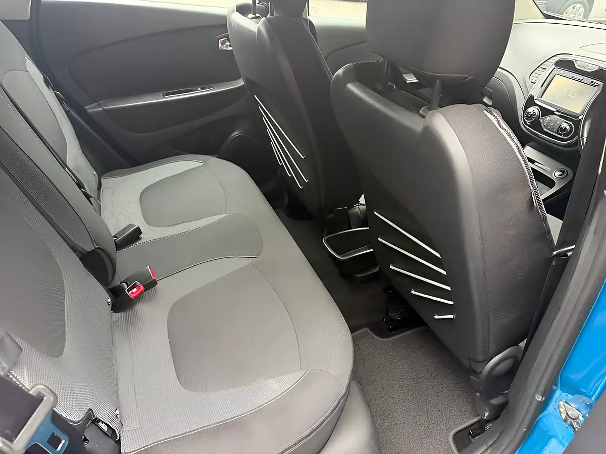 Used 2016 Renault Captur Dynamique Nav Blue - Interior and Exterior details 15