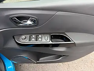 Used 2016 Renault Captur Dynamique Nav Blue - Interior and Exterior details 16