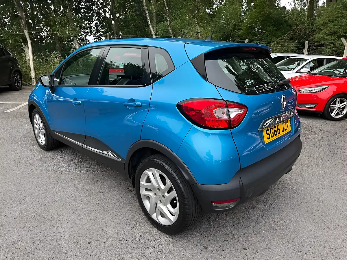 Used 2016 Renault Captur Dynamique Nav Blue - Interior and Exterior details 5