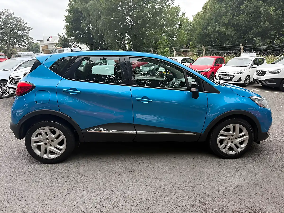 Used 2016 Renault Captur Dynamique Nav Blue - Interior and Exterior details 8