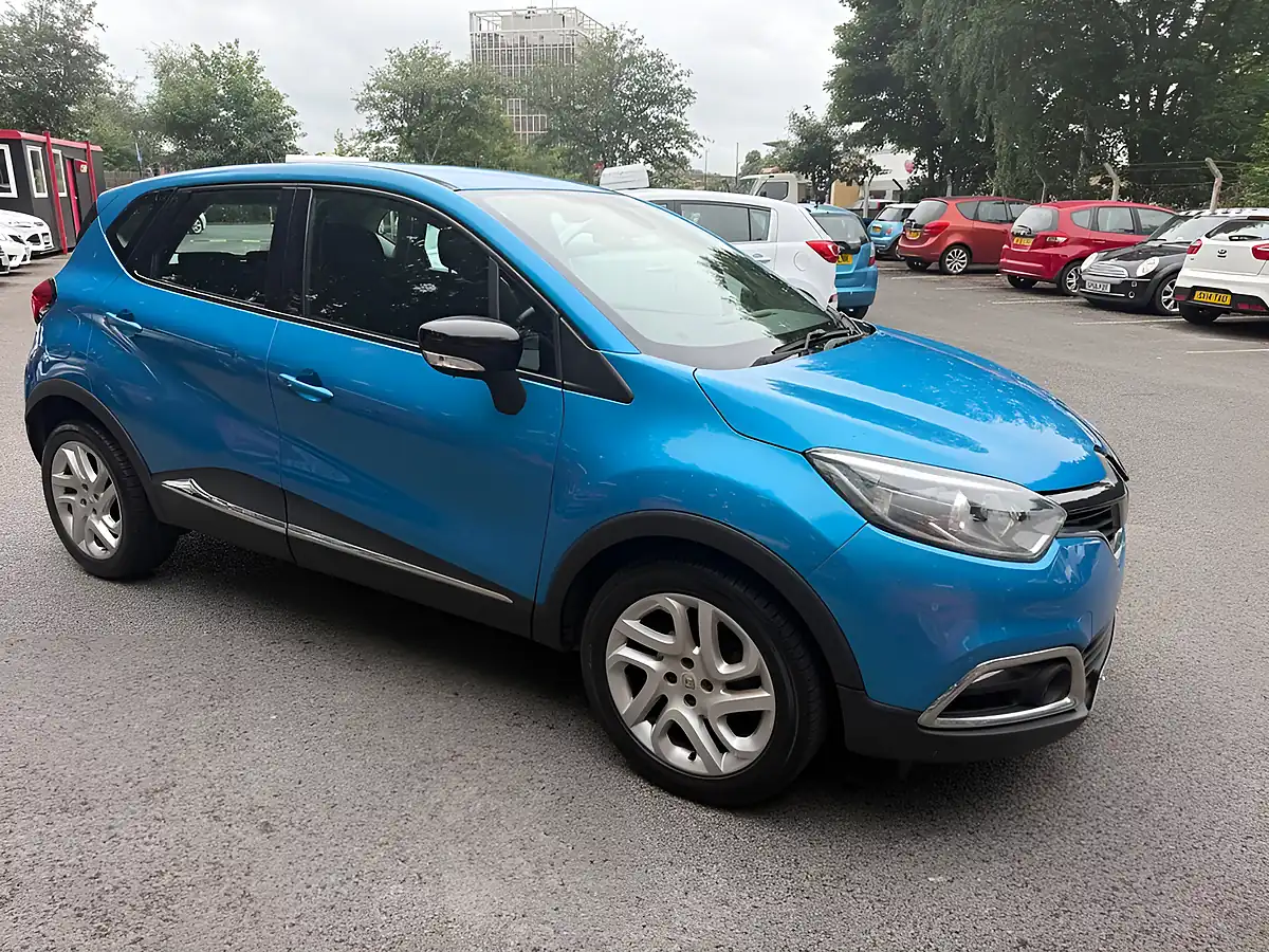 Used 2016 Renault Captur Dynamique Nav Blue - Interior and Exterior details 9