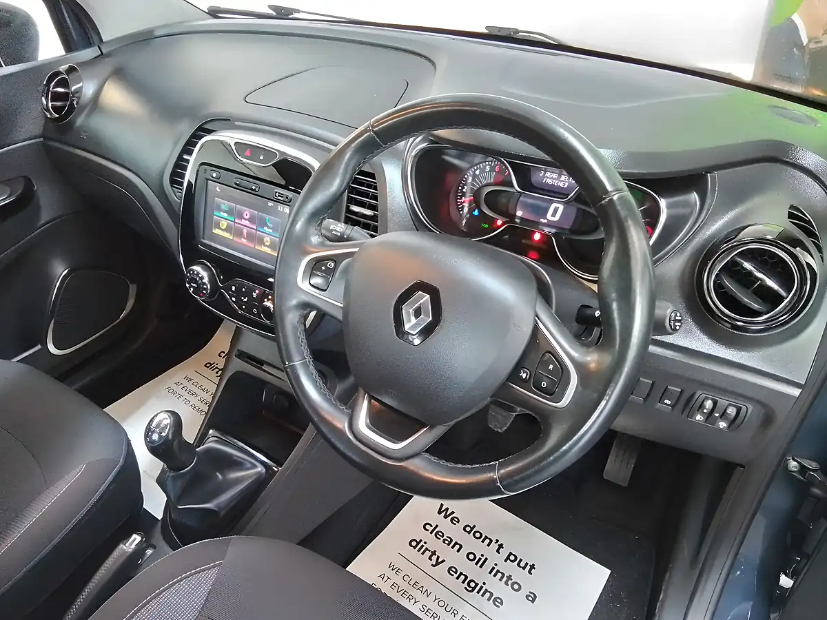 Used 2016 Renault Captur Dynamique Nav Blue - Interior and Exterior details 13