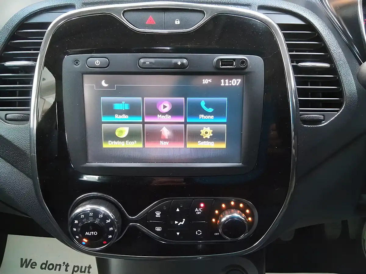 Used 2016 Renault Captur Dynamique Nav Blue - Interior and Exterior details 15