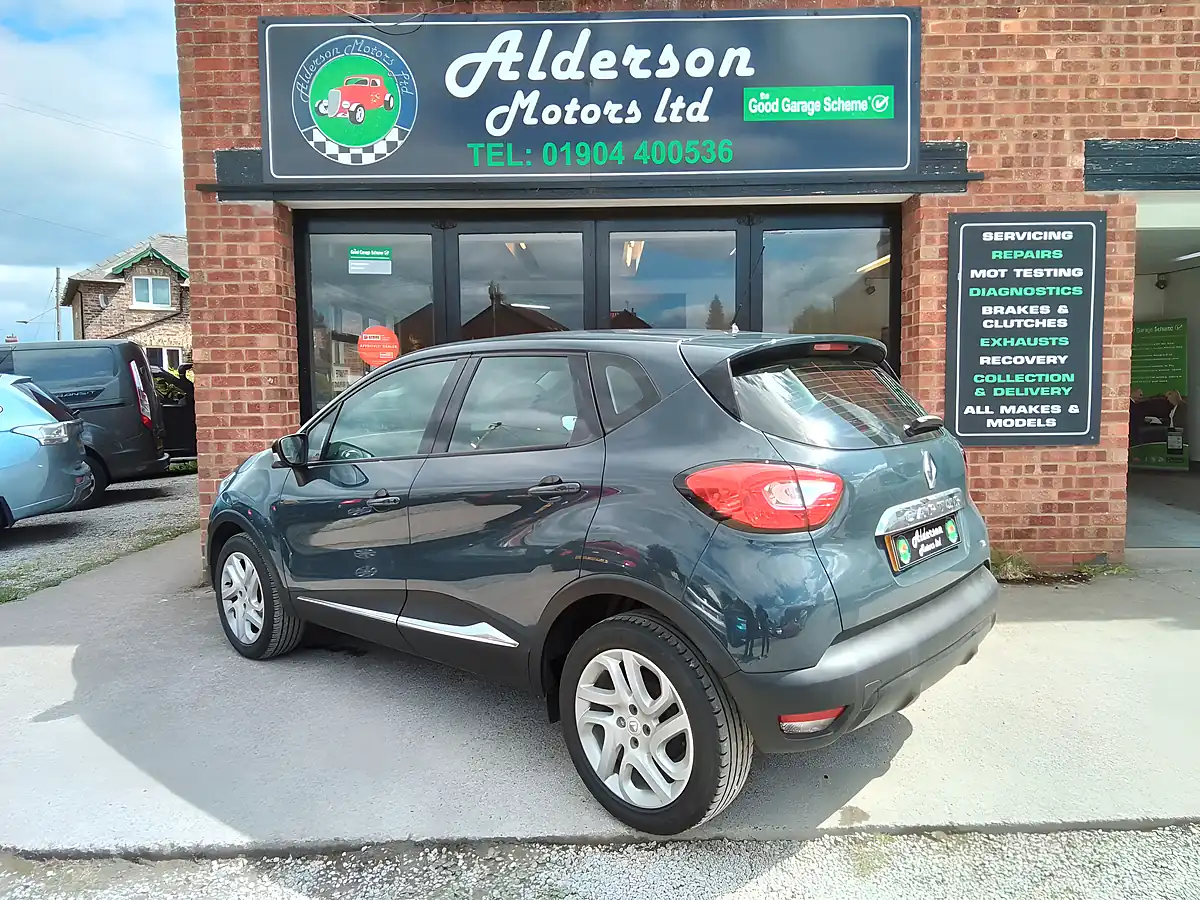 Used 2016 Renault Captur Dynamique Nav Blue - Interior and Exterior details 20