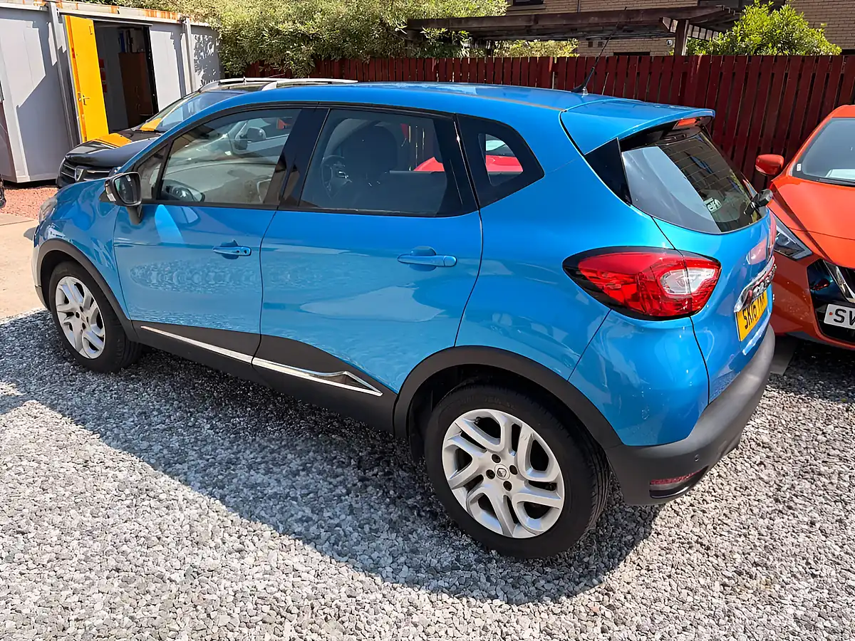 Used 2016 Renault Captur Dynamique Nav Blue - Interior and Exterior details 12