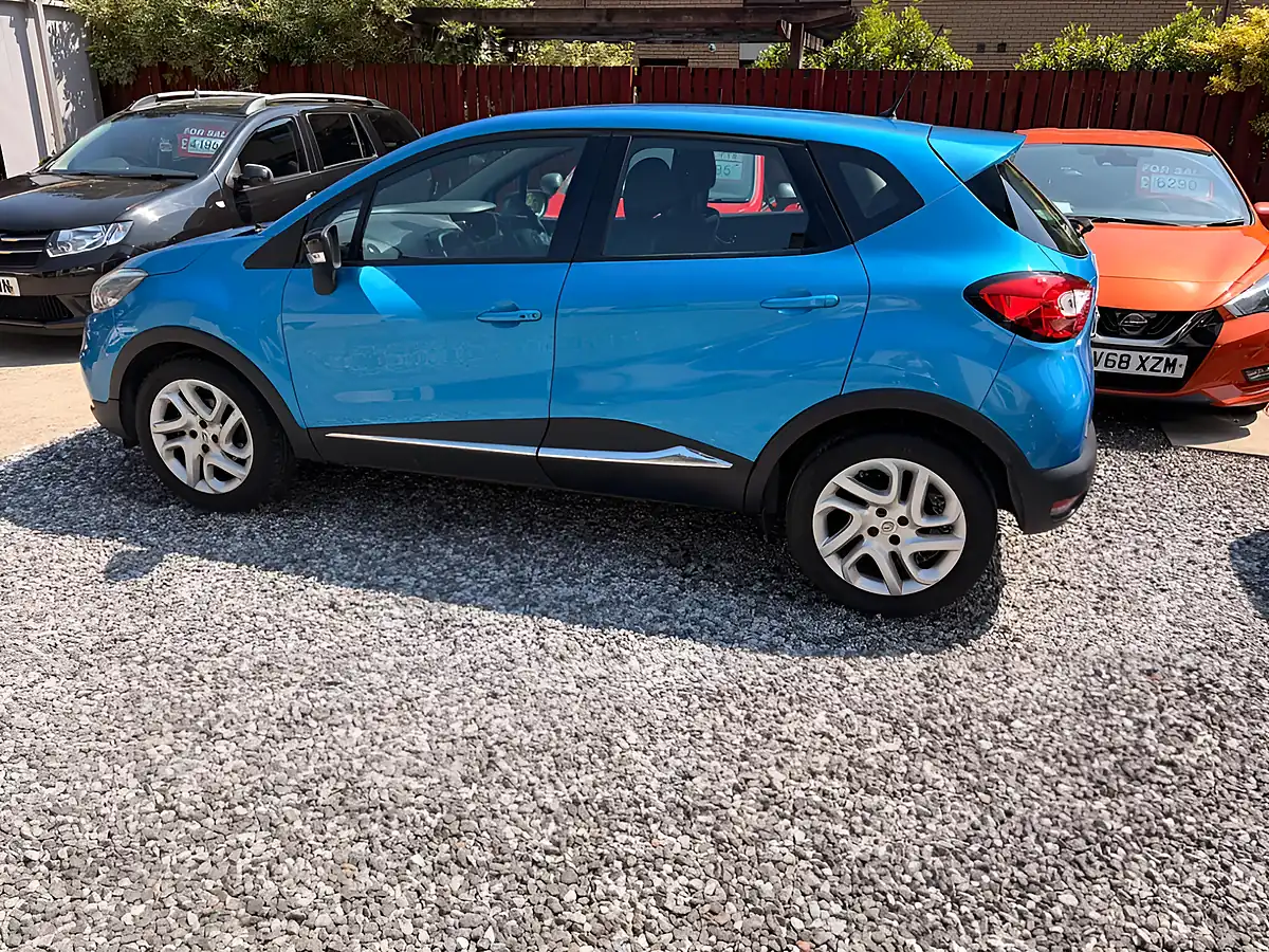 Used 2016 Renault Captur Dynamique Nav Blue - Interior and Exterior details 13