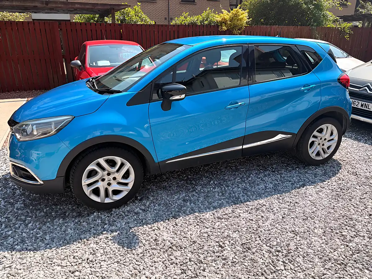 Used 2016 Renault Captur Dynamique Nav Blue - Interior and Exterior details 14